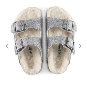 Cyber special * NWT Grey Shearling Birkenstocks